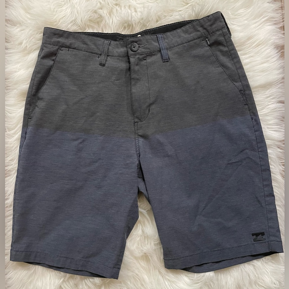 Billabong Men’s Board Shorts/Trunks. 4 Way Stretch. Size 32. Gray and Blue.